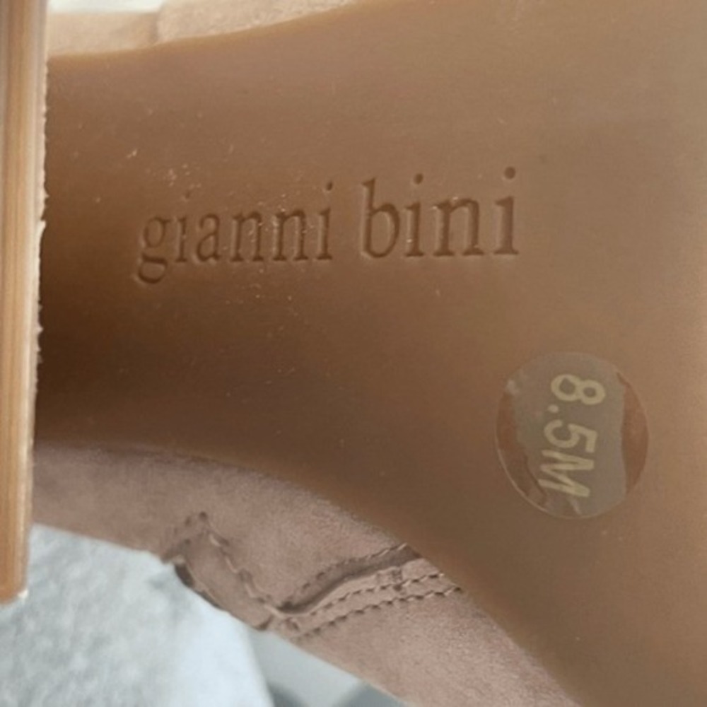 Gianni Bini Callen‎ Ankle Booties Tan Suede Block Heel Boots Zip Close 8.5 - Picture 8 of 8